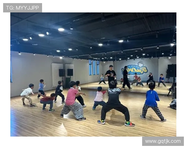 北京街舞队的风格转变与挑战分析及其对团队发展的影响