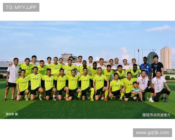 广州足球队实力分析与未来发展展望聚焦足球的热情与挑战 广州足球队实力分析与未来发展展望聚焦足球的热情与挑战