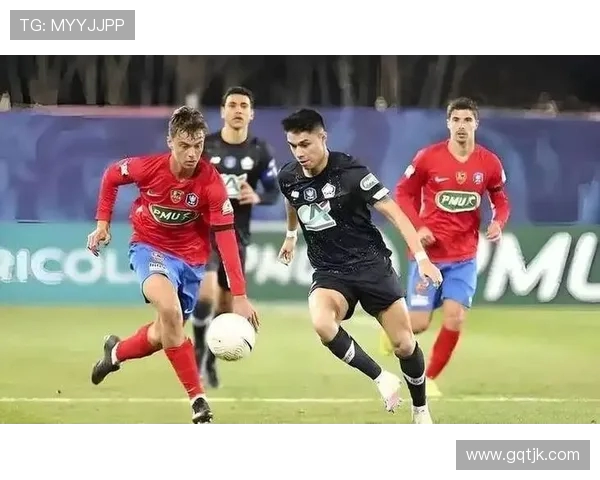 帕德博与波鸿的激烈对决揭示德乙联赛新格局与球队实力对比