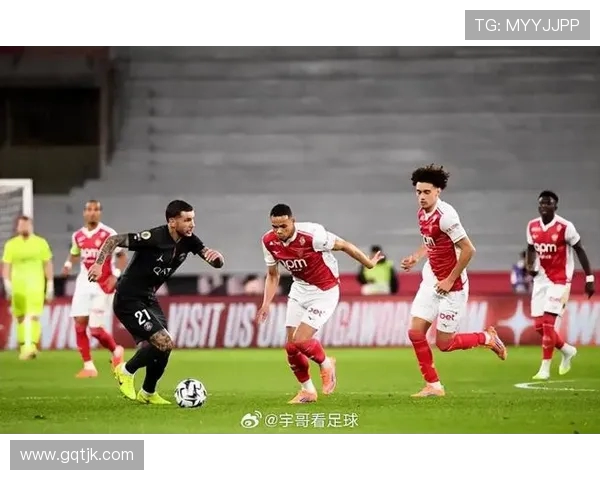 摩纳哥与巴黎曼城激战在即谁将赢得这场法甲巅峰对决