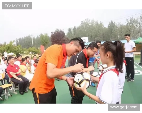 申花与华夏幸福激战正酣刘越展现卓越球技引发球迷热议