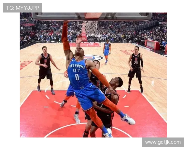 雷霆与勇士激战正酣11月23日比赛精彩比分回顾与分析 雷霆与勇士激战正酣11月23日比赛精彩比分回顾与分析